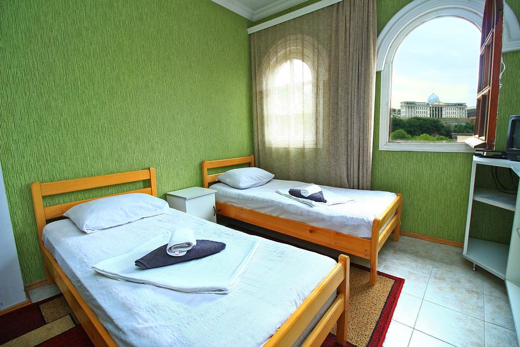 Babilina Hotel Tbilisi Buitenkant foto