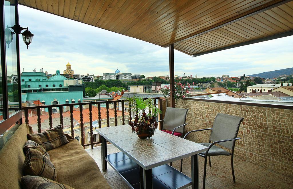 Babilina Hotel Tbilisi Buitenkant foto