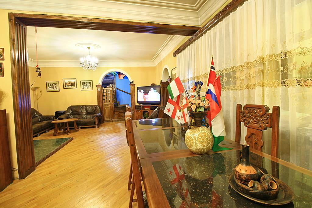 Babilina Hotel Tbilisi Buitenkant foto